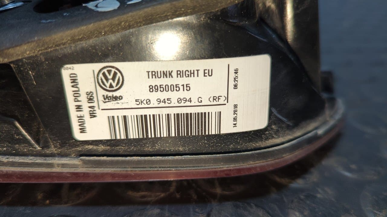 Recambio de PILOTO PORTON DERECHO para VOLKSWAGEN GOLF VI (5K1) Rabbit CAYB referencia OEM IAM 5K0945094G - AZUL 11