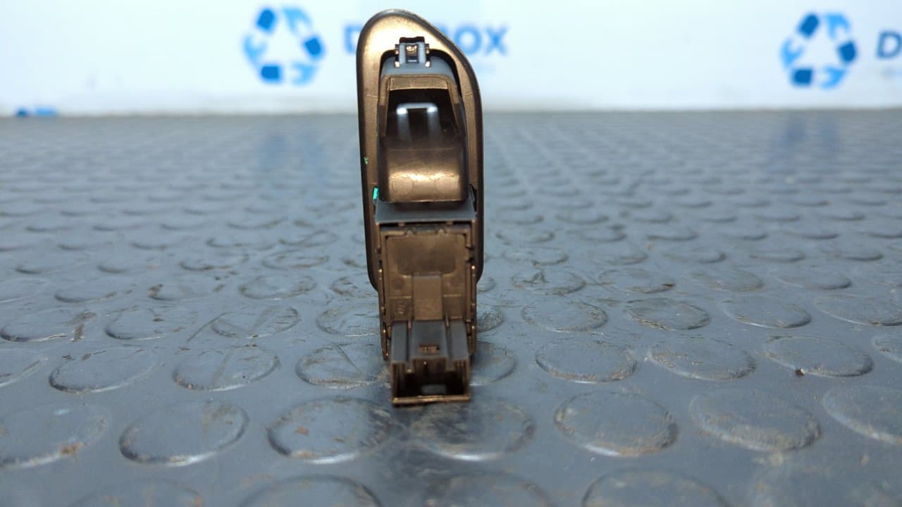 Recambio de MANDO ELEVALUNAS TRASERO DERECHO para VOLKSWAGEN GOLF VI (5K1) Rabbit CAYB referencia OEM IAM 5K4868346 - AZUL 2