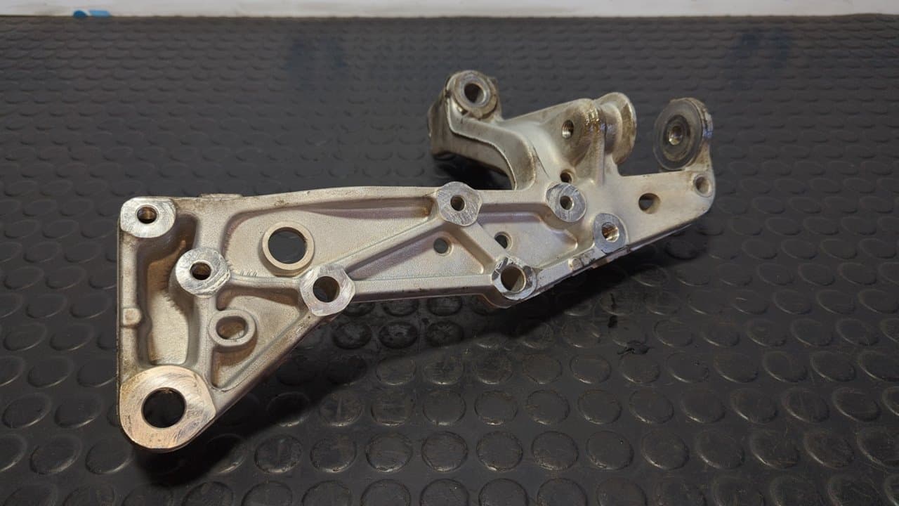 Recambio de SOPORTE BRAZO SUSPENSION DELANTERO DERECHO para VOLKSWAGEN GOLF VI (5K1) Rabbit CAYB referencia OEM IAM 1K0199296F - AZUL 2