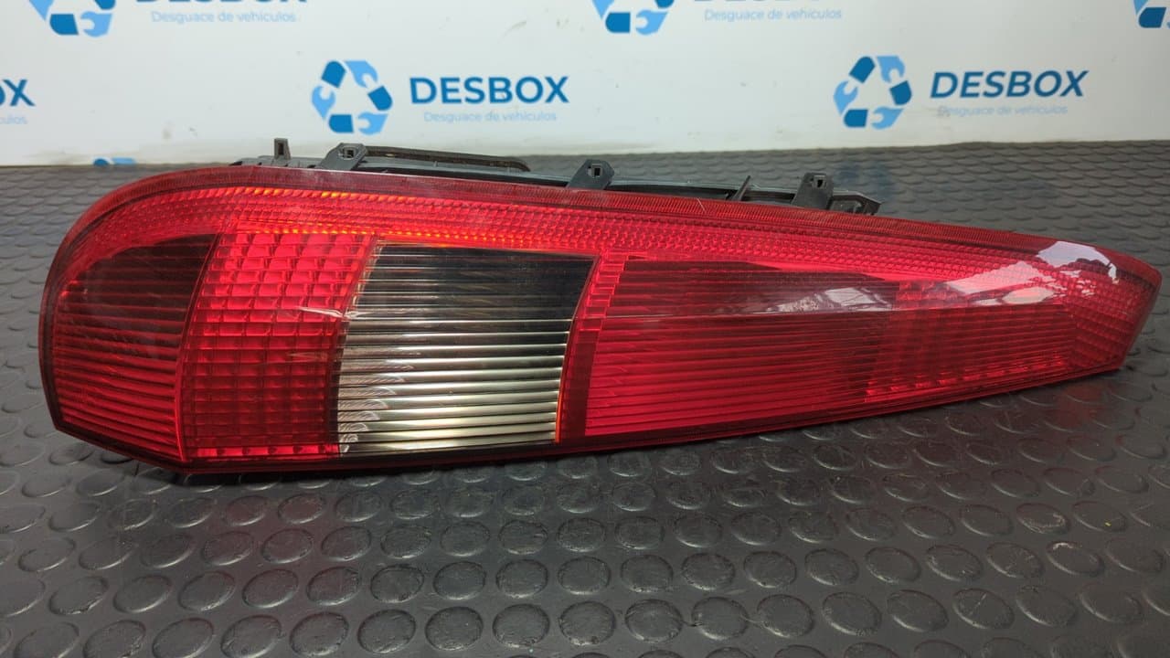 Recambio de PILOTO TRASERO IZQUIERDO para FORD FIESTA (CBK) Fun FXJB referencia OEM IAM 2S6113A603B - BLANCO