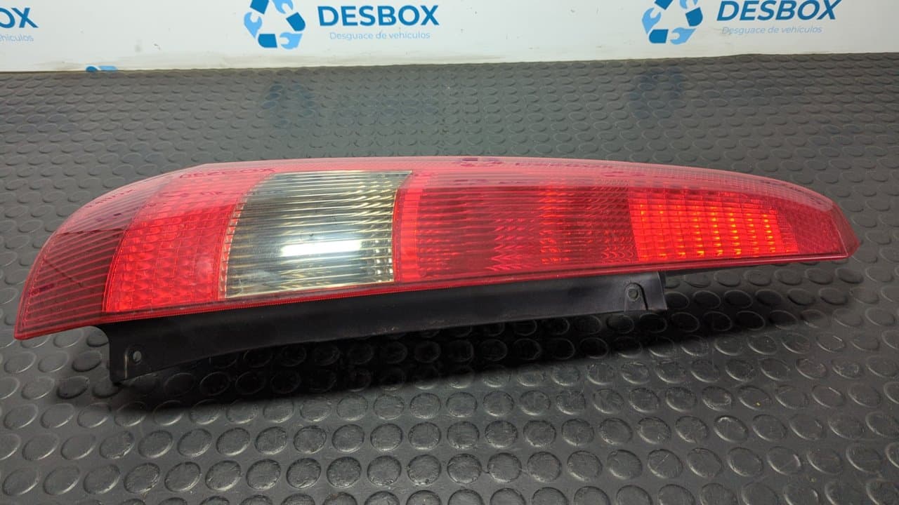 Recambio de PILOTO TRASERO IZQUIERDO para FORD FIESTA (CBK) Fun FXJB referencia OEM IAM 2S6113A603B - BLANCO 6