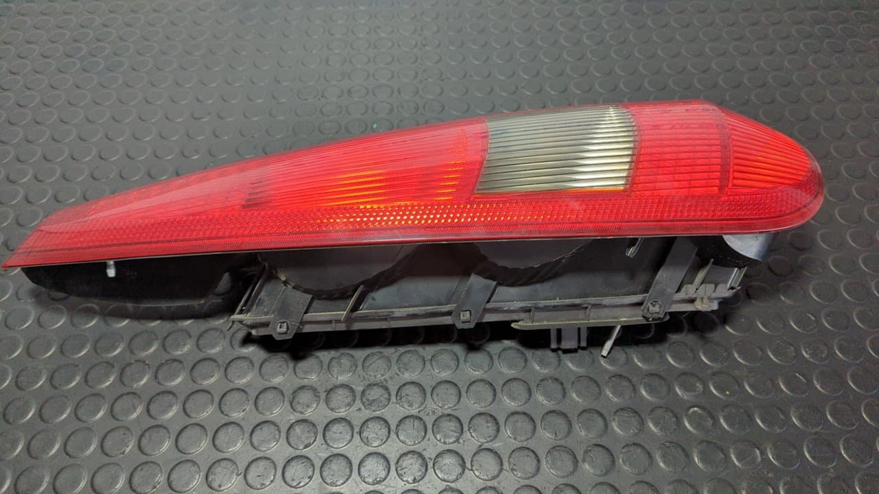 Recambio de PILOTO TRASERO IZQUIERDO para FORD FIESTA (CBK) Fun FXJB referencia OEM IAM 2S6113A603B - BLANCO 7
