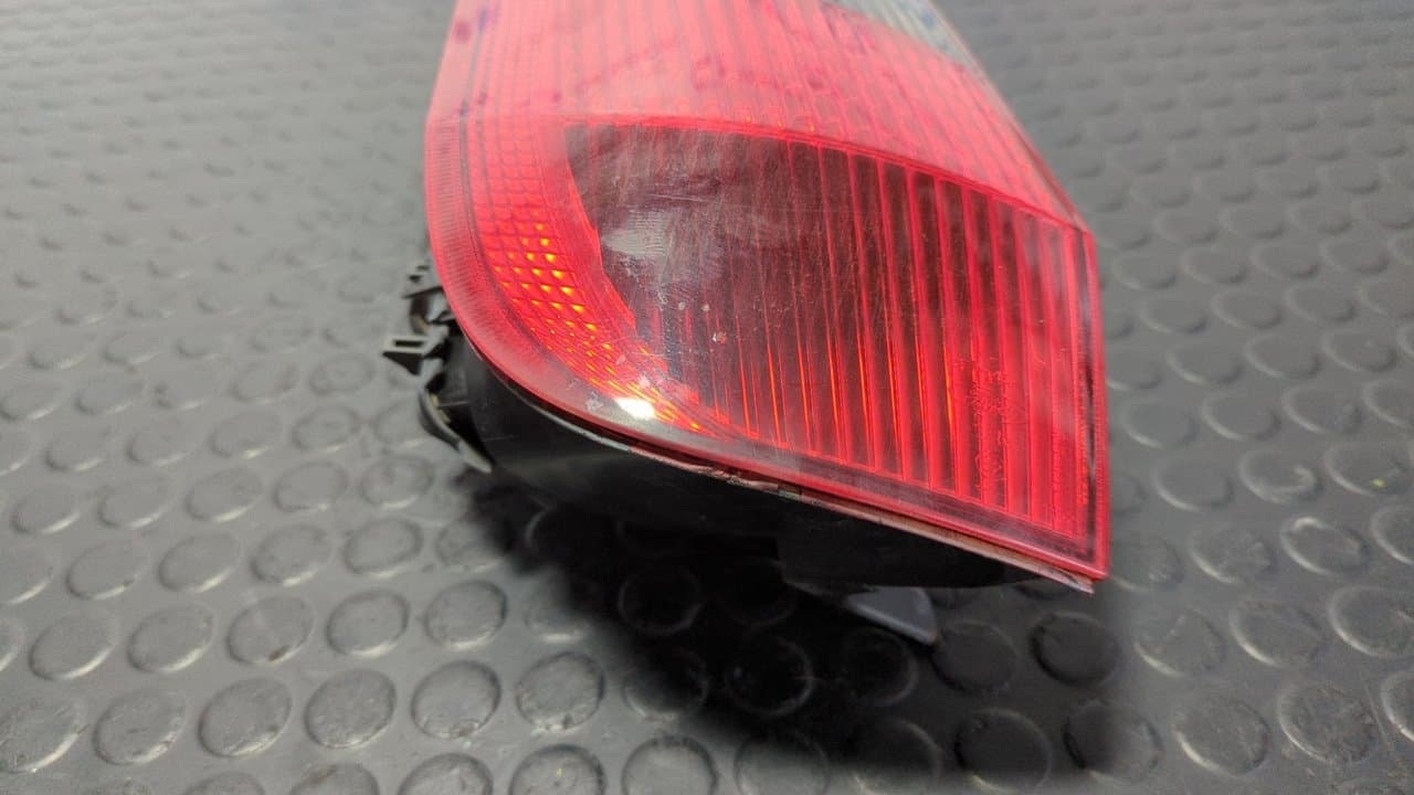 Recambio de PILOTO TRASERO IZQUIERDO para FORD FIESTA (CBK) Fun FXJB referencia OEM IAM 2S6113A603B - BLANCO 3