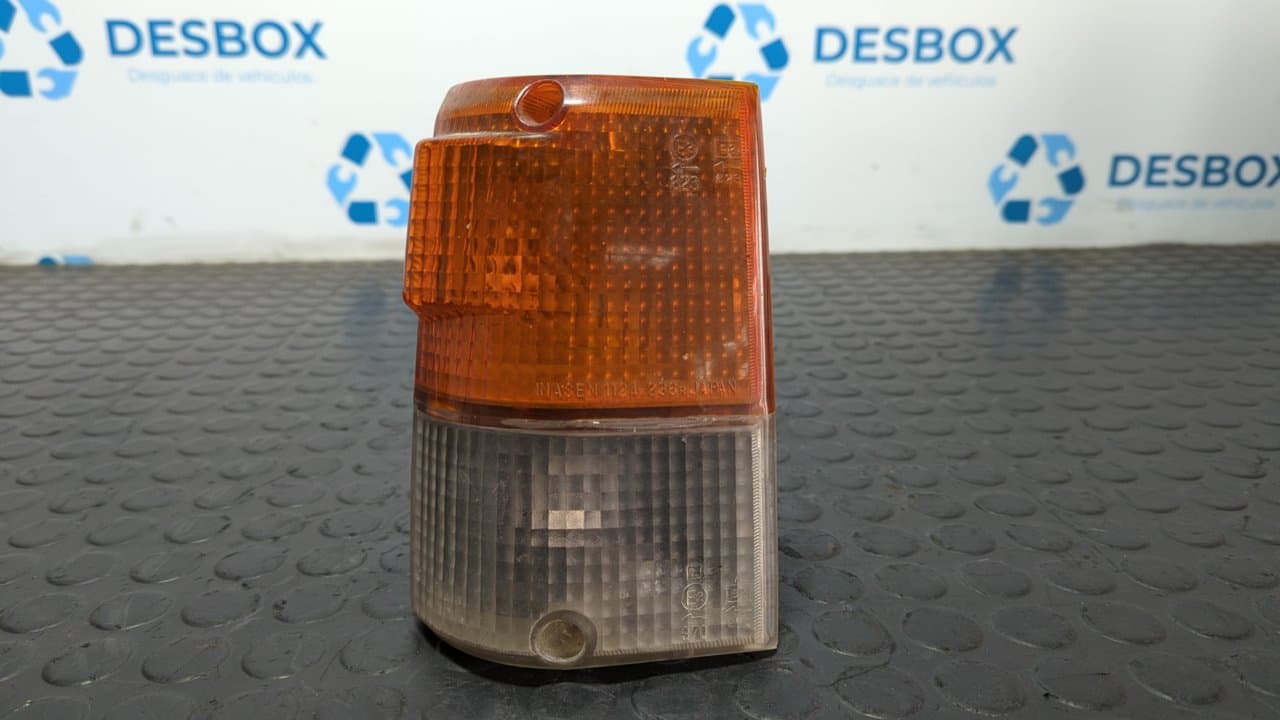 Recambio de PILOTO DELANTERO DERECHO para MITSUBISHI MONTERO (L040) 2.5 Turbodiesel 2.5TD referencia OEM IAM 1124236R - AZUL