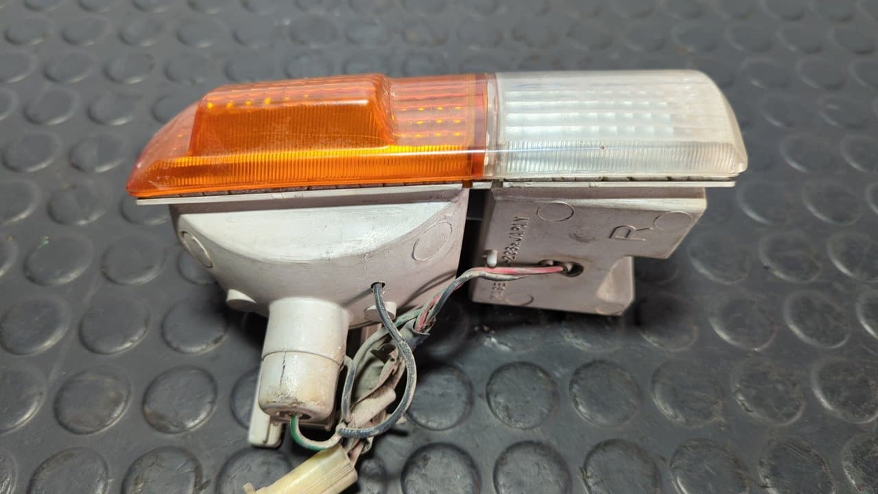 Recambio de PILOTO DELANTERO DERECHO para MITSUBISHI MONTERO (L040) 2.5 Turbodiesel 2.5TD referencia OEM IAM 1124236R - AZUL 7