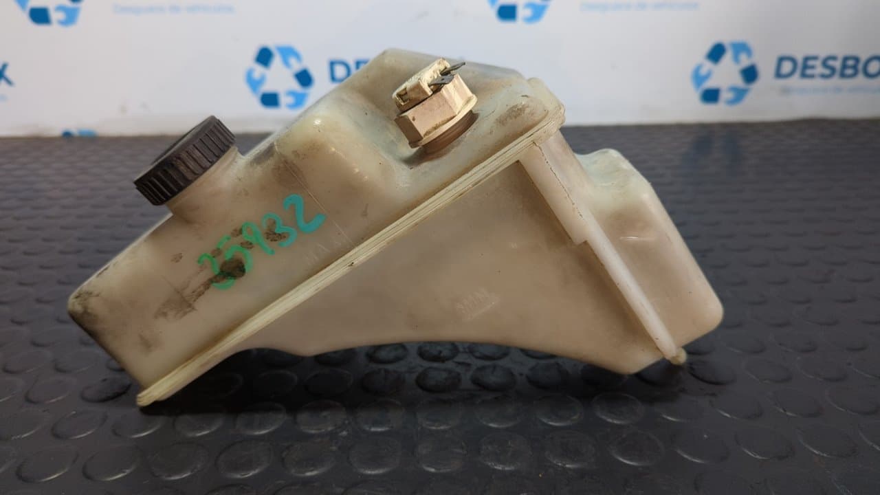 Recambio de DEPOSITO EXPANSION para NISSAN TRADE 2.0  LD20 referencia OEM IAM 121052241 - BLANCO 4