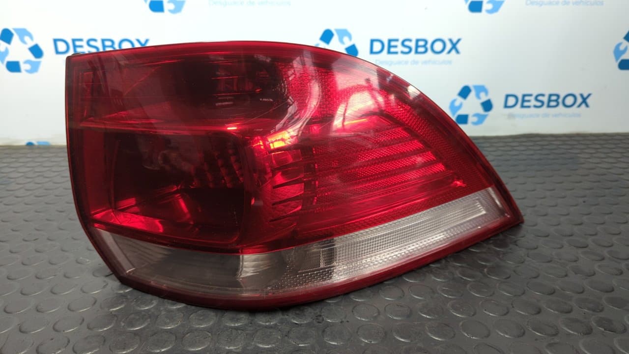 Recambio de PILOTO TRASERO DERECHO para VOLKSWAGEN GOLF V VARIANT (1K5) Highline BXE referencia OEM IAM 1K9945096A - VERDE