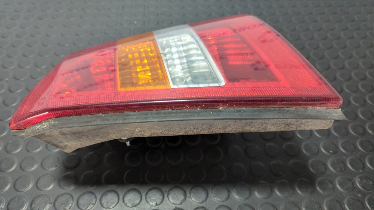 Recambio de PILOTO TRASERO DERECHO para OPEL ASTRA G BERLINA Club X16XEL referencia OEM IAM 13110931 - NEGRO 8