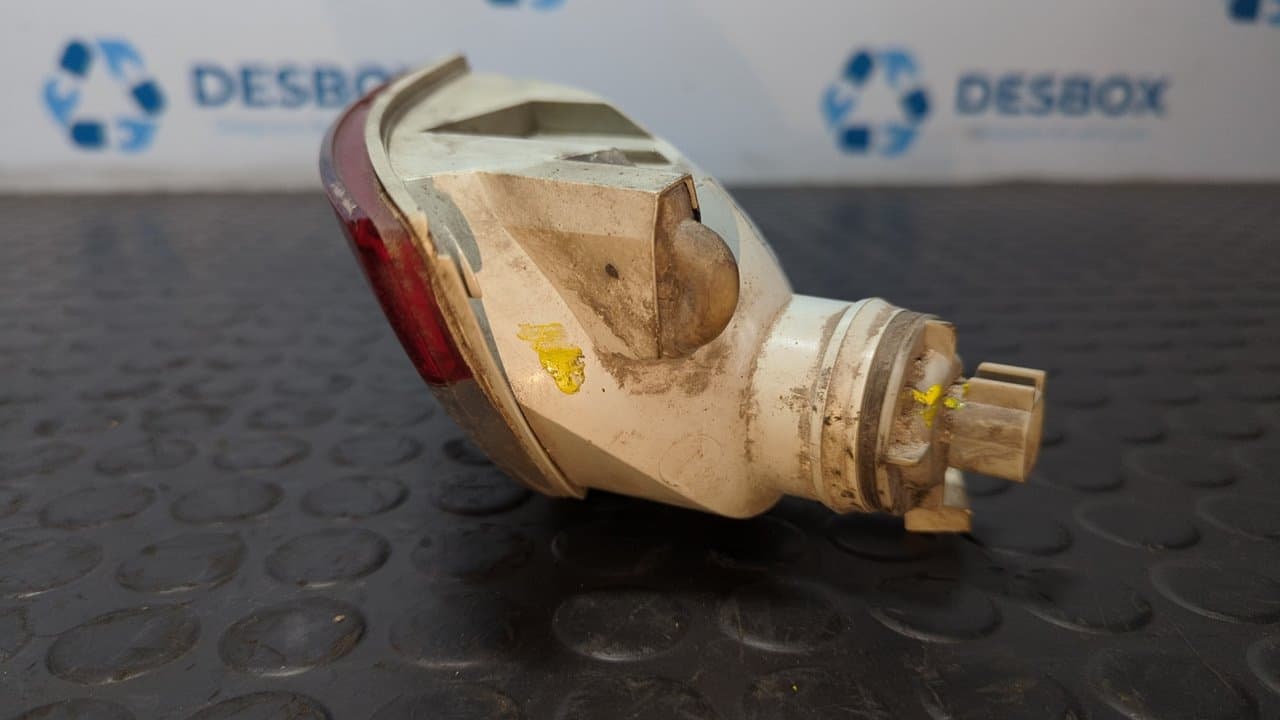 Recambio de PILOTO TRASERO DERECHO PARAGOLPES para FORD FOCUS BERLINA (CAK) Ambiente FYDB referencia OEM IAM 1M5115K272A - AZUL 5