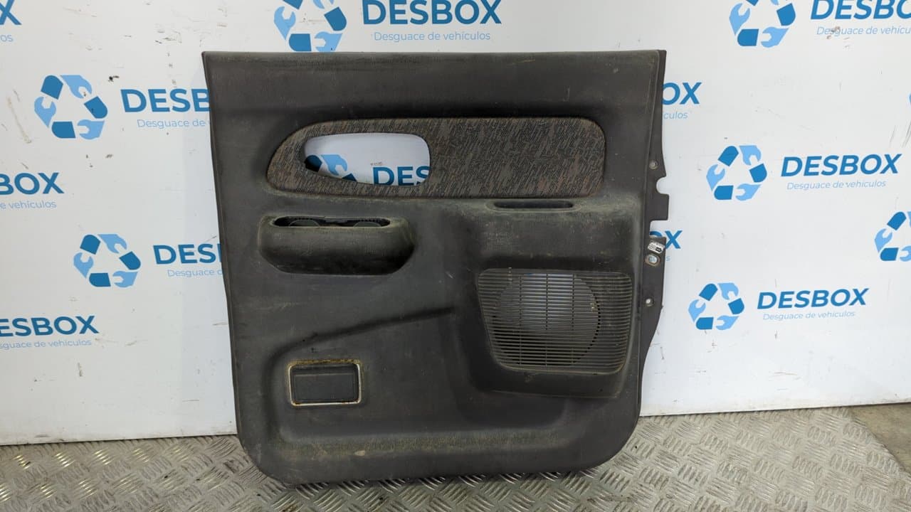 Recambio de GUARNECIDO PUERTA TRASERA DERECHA para MITSUBISHI L 200 (K6/7) 2.5 Turbodiesel 4D56 referencia OEM IAM MR1177958042 - VERDE