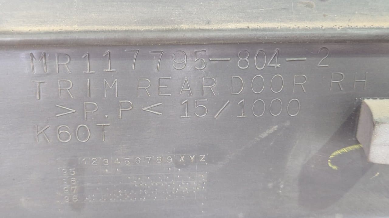 Recambio de GUARNECIDO PUERTA TRASERA DERECHA para MITSUBISHI L 200 (K6/7) 2.5 Turbodiesel 4D56 referencia OEM IAM MR1177958042 - VERDE 2