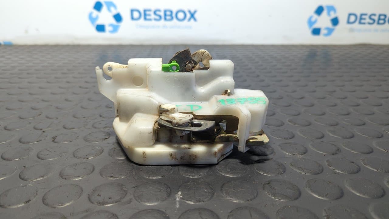 Recambio de CERRADURA PUERTA TRASERA DERECHA para MITSUBISHI L 200 (K6/7) 2.5 Turbodiesel 4D56 referencia OEM IAM 2RD - VERDE