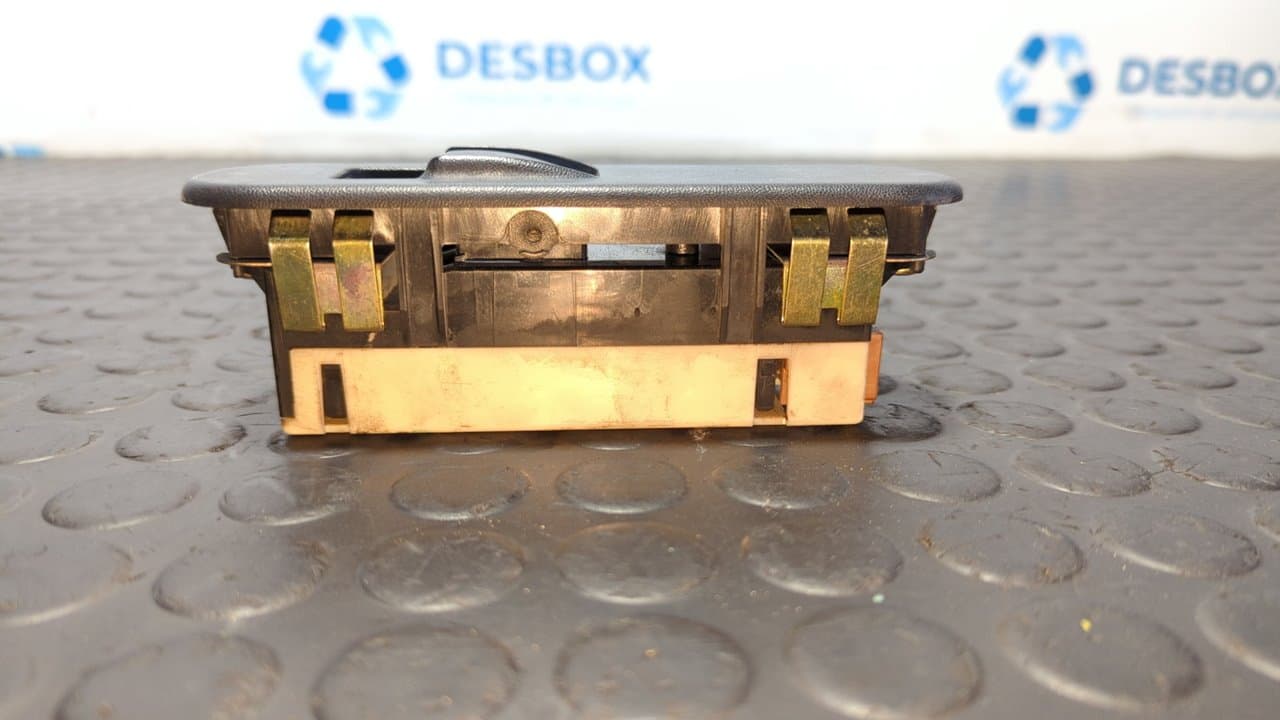 Recambio de MANDO ELEVALUNAS TRASERO DERECHO para MITSUBISHI L 200 (K6/7) 2.5 Turbodiesel 4D56 referencia OEM IAM 513831 - VERDE 5