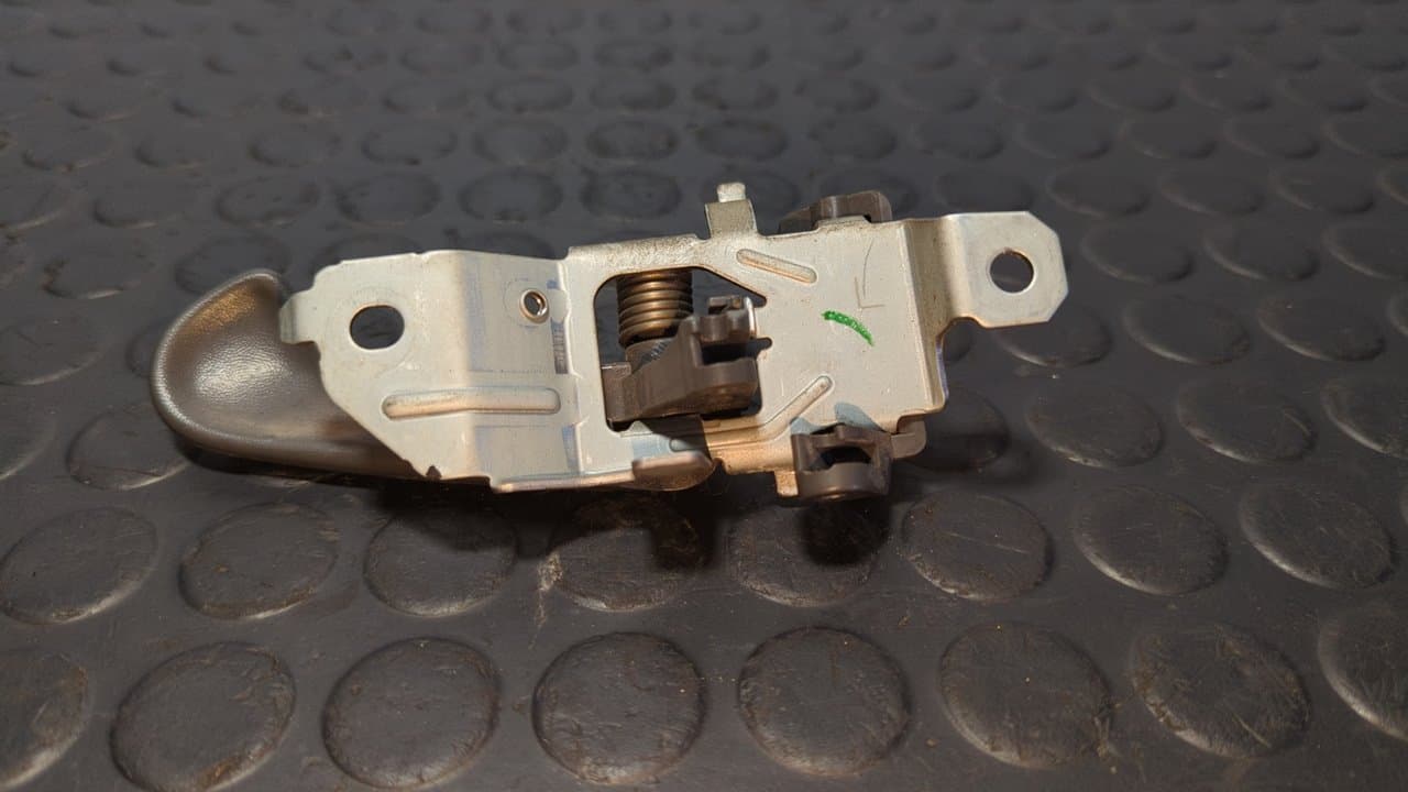 Recambio de MANETA INTERIOR TRASERA IZQUIERDA para MITSUBISHI L 200 (K6/7) 2.5 Turbodiesel 4D56 - VERDE 3