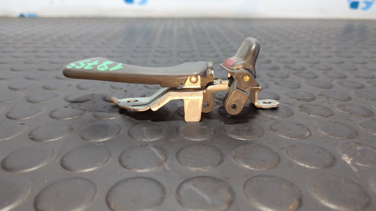 Recambio de MANETA INTERIOR TRASERA DERECHA para MITSUBISHI L 200 (K6/7) 2.5 Turbodiesel 4D56 - VERDE 4