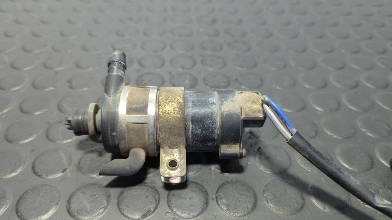 Recambio de BOMBA LIMPIA para MITSUBISHI L 200 (K6/7) 2.5 Turbodiesel 4D56 referencia OEM IAM KOITO 13934 - VERDE 6