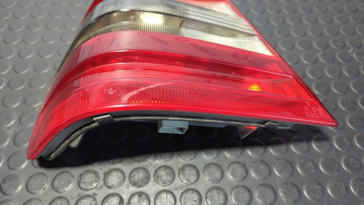 Recambio de PILOTO TRASERO IZQUIERDO para MERCEDES-BENZ CLASE C (W202) BERLINA 250 TD (202.128) 605960 - GRIS 8