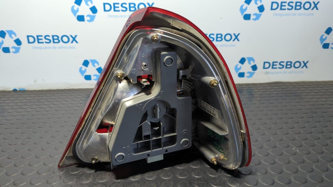 Recambio de PILOTO TRASERO IZQUIERDO para MERCEDES-BENZ CLASE C (W202) BERLINA 250 TD (202.128) 605960 - GRIS 5