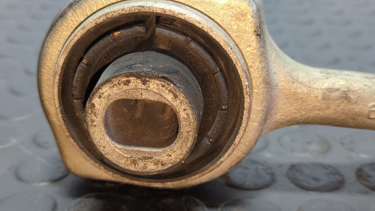 Recambio de BRAZO DERECHO SUPERIOR DELANTERO para MERCEDES-BENZ CLASE CLC (CL203) CLC 220 CDI (LA) (203.708) OM646963 referencia OEM IAM 189 20311 - NEGRO 2