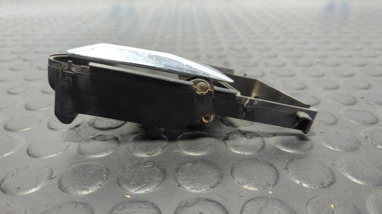Recambio de MANETA INTERIOR TRASERA DERECHA para MERCEDES-BENZ CLASE E (W124) referencia OEM IAM 1247600261 7