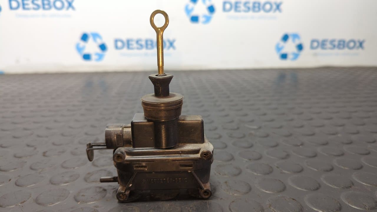 Recambio de MOTOR CIERRE CENTRALIZADO DELANTERO DERECHO para MERCEDES CLASE E (W124) 2