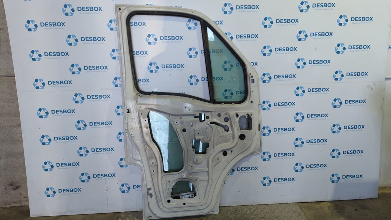 Recambio de PUERTA DELANTERA IZQUIERDA para RENAULT MASTER DESDE 4