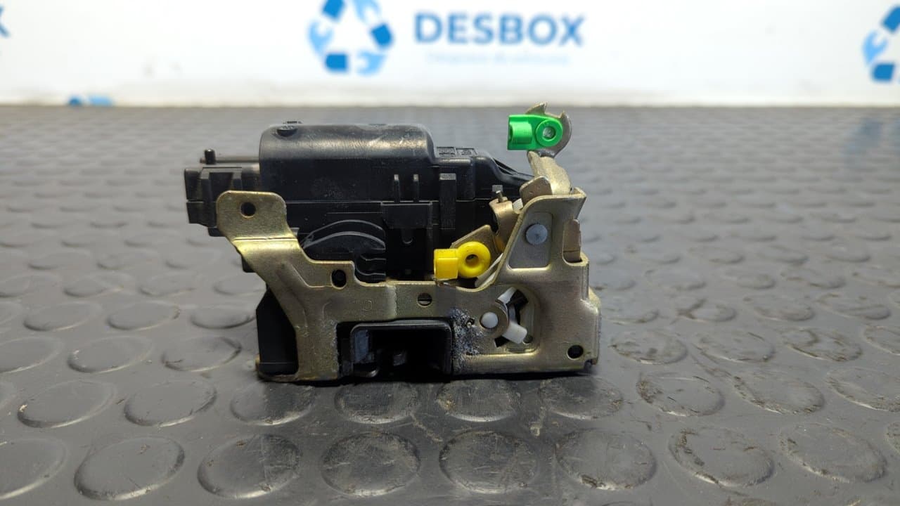 Recambio de CERRADURA PUERTA DELANTERA DERECHA para RENAULT MASTER COMBI referencia OEM IAM 37X56 2