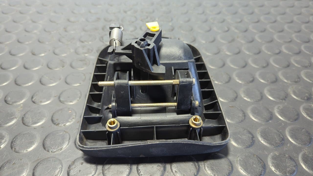 Recambio de MANETA DELANTERA DERECHA para RENAULT MASTER DESDE referencia OEM IAM 7700352489 5