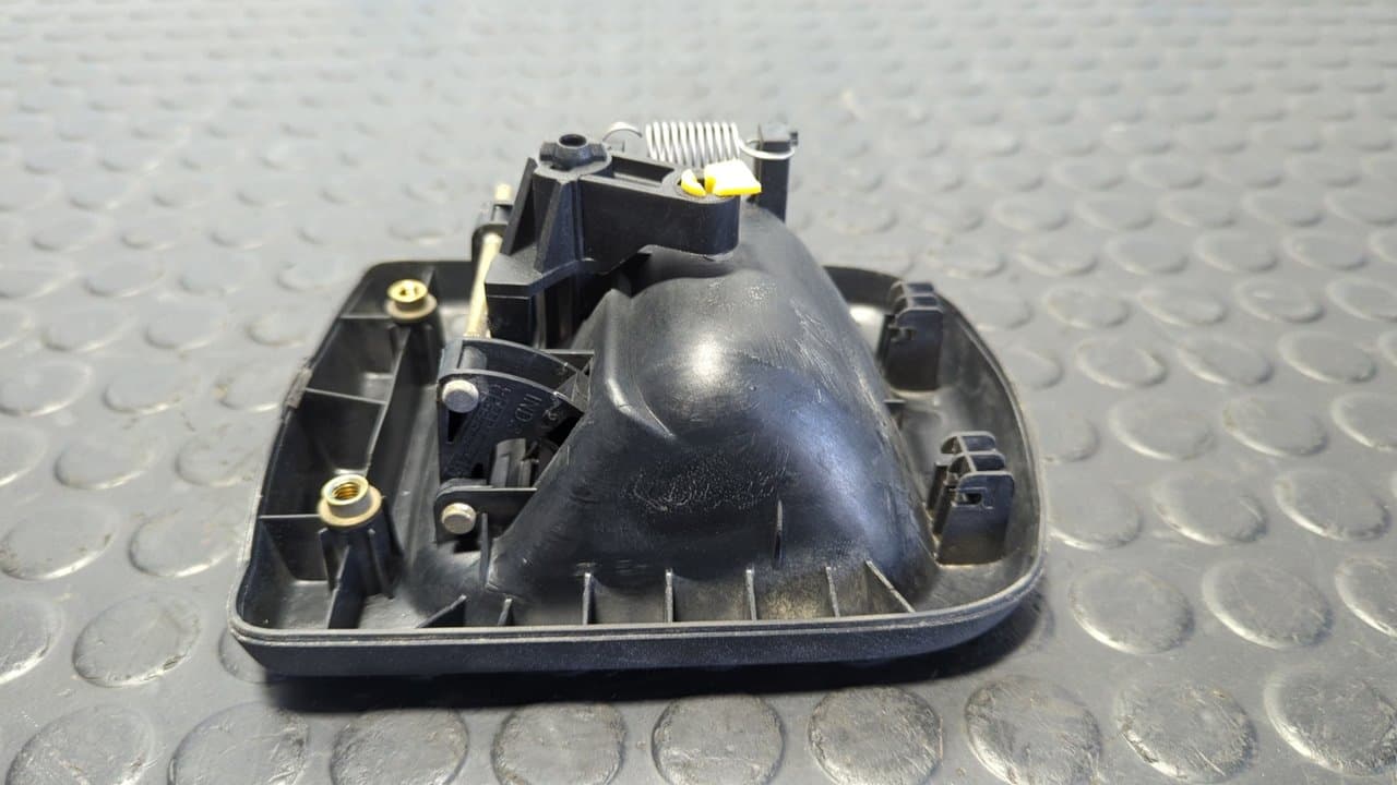 Recambio de MANETA DELANTERA DERECHA para RENAULT MASTER DESDE referencia OEM IAM 7700352489 2
