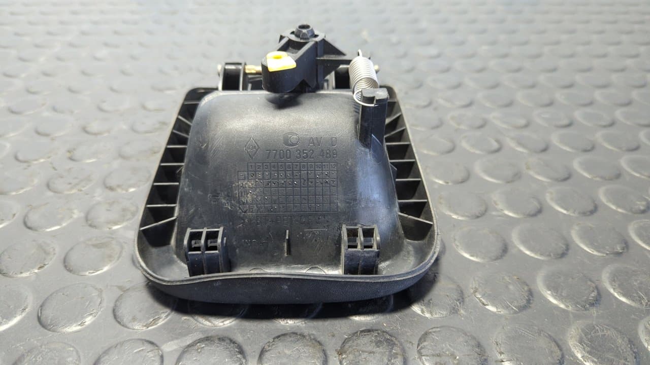 Recambio de MANETA DELANTERA DERECHA para RENAULT MASTER DESDE referencia OEM IAM 7700352489 4