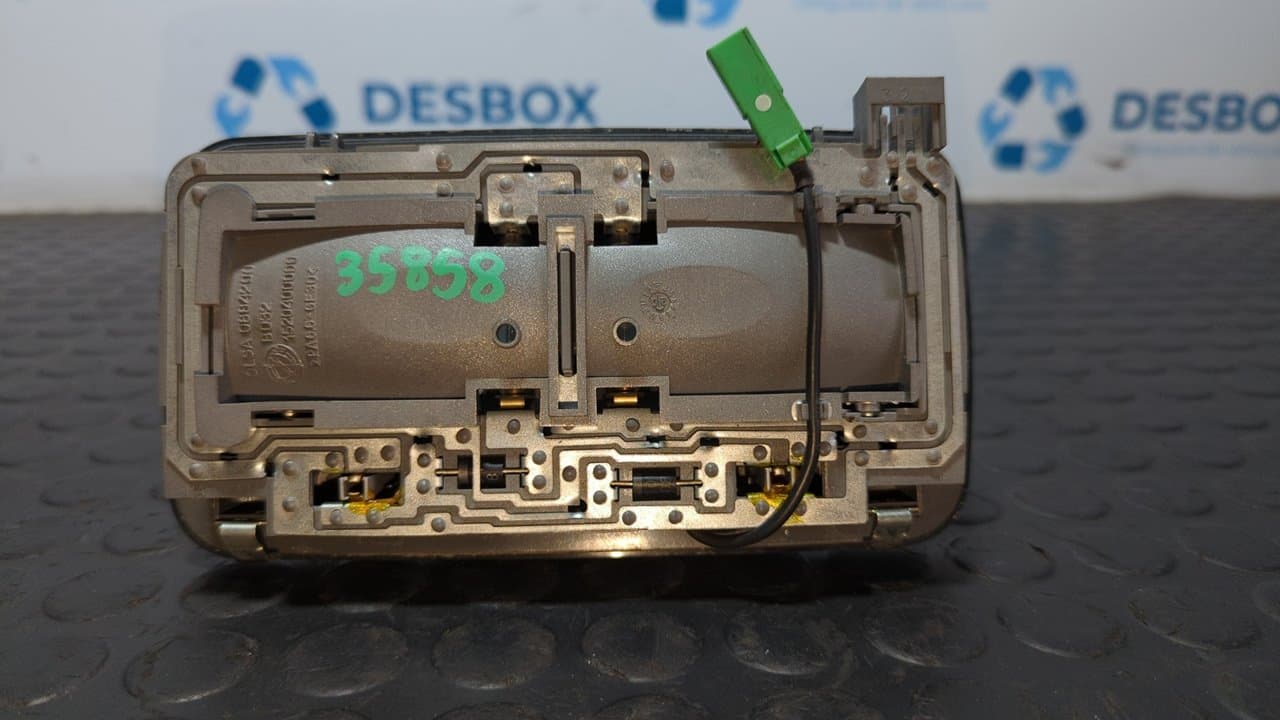 Recambio de LUZ INTERIOR para FIAT DUCATO CHASIS CABINA 33 (290) L1 Kipper RS: 3000 mm 140 F1AGL4113 referencia OEM IAM 1520400000 - BLANCO 4