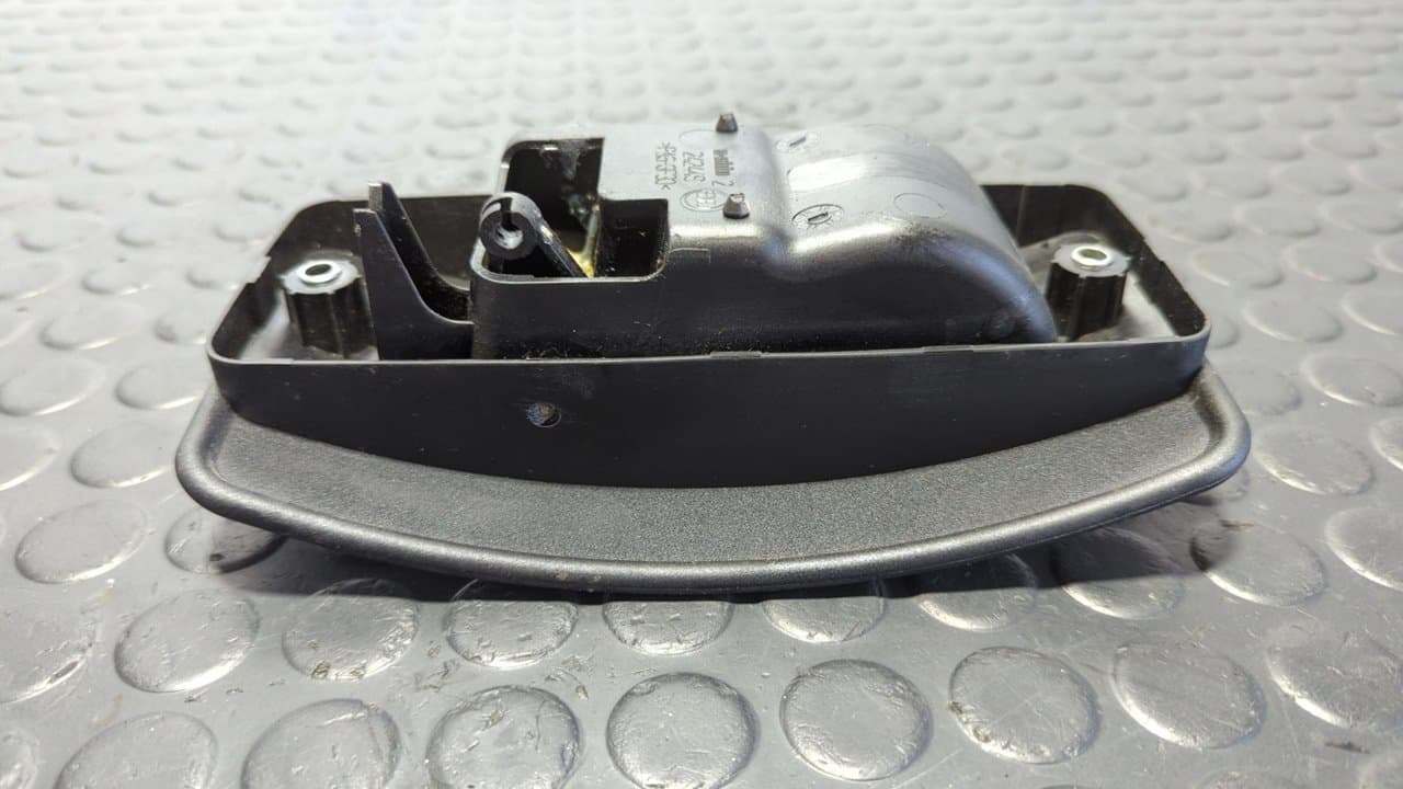 Recambio de MANETA INTERIOR TRASERA DERECHA para FIAT DUCATO CHASIS CABINA 33 (290) L1 Kipper RS: 3000 mm 140 F1AGL4113 referencia OEM IAM 242449 - BLANCO 4