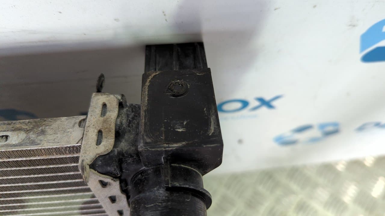 Recambio de RADIADOR AGUA para NISSAN NV 200 (M20) Kasten Comfort K9K referencia OEM IAM 21410JX51A - BLANCO 2