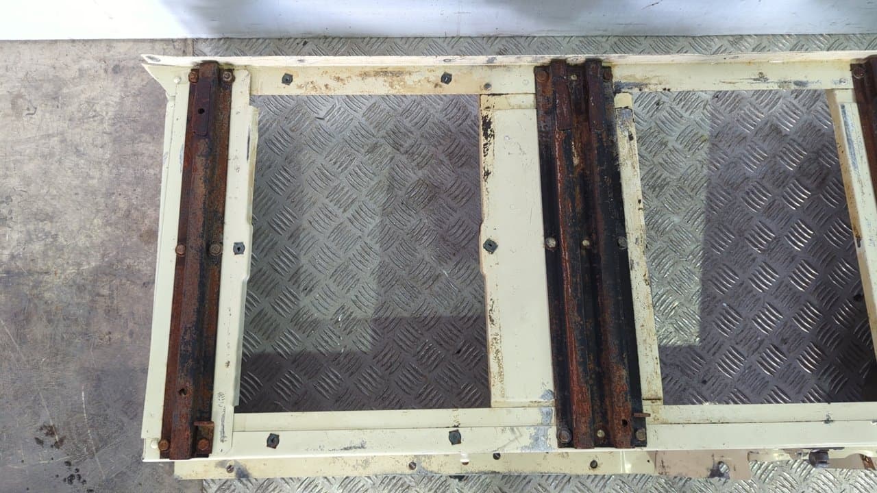 Recambio de NO IDENTIFICADO para LAND ROVER SANTANA 2.5D   E-74         - GRIS 5