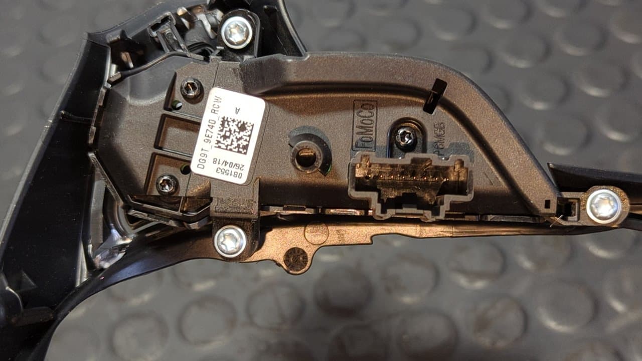 Recambio de MANDO VOLANTE para FORD MONDEO LIM. UACC referencia OEM IAM DG9T9E740DCW - NEGRO 2