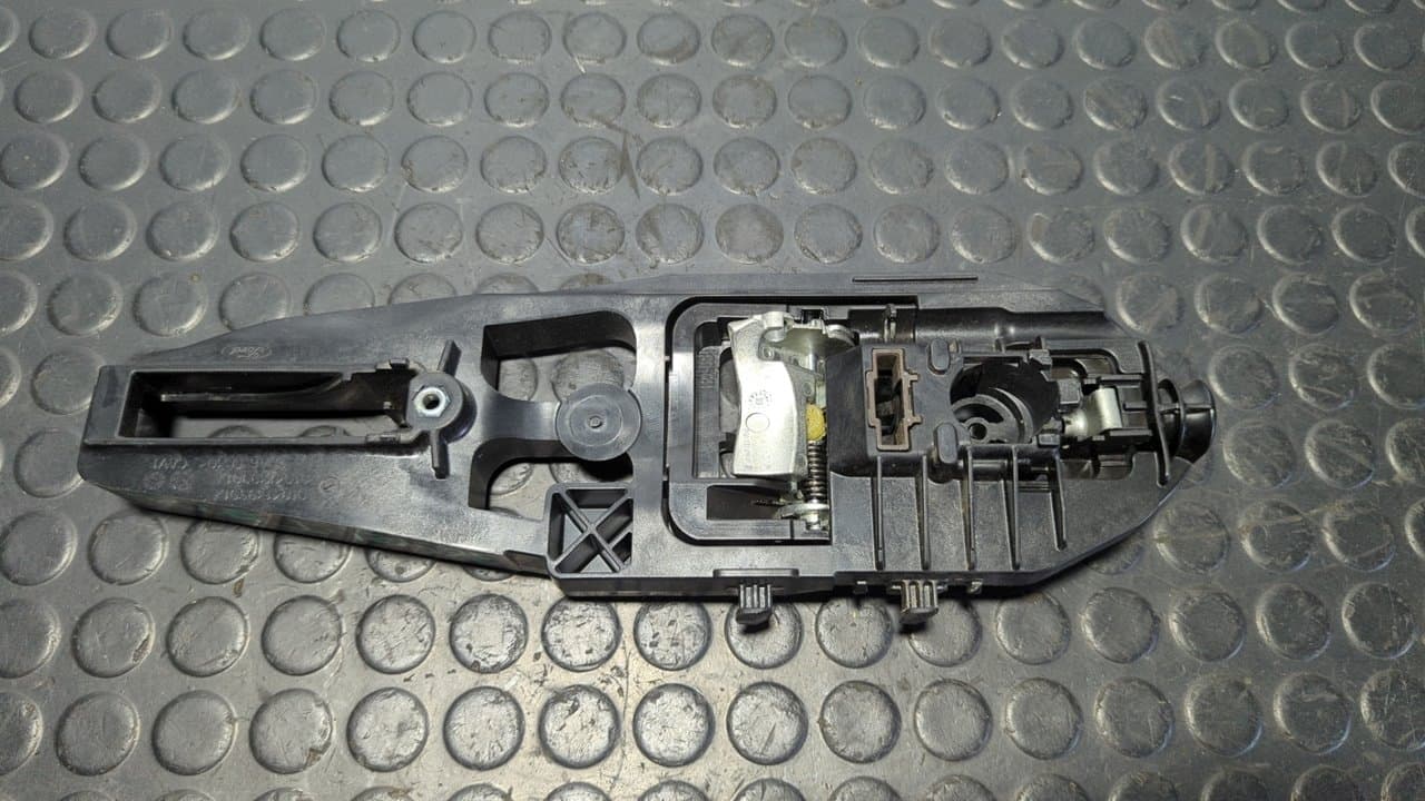Recambio de SOPORTE MANETA TRASERA IZQUIERDA para FORD MONDEO LIM. ST-Line UACC referencia OEM IAM ES73F224N03BE - NEGRO 2