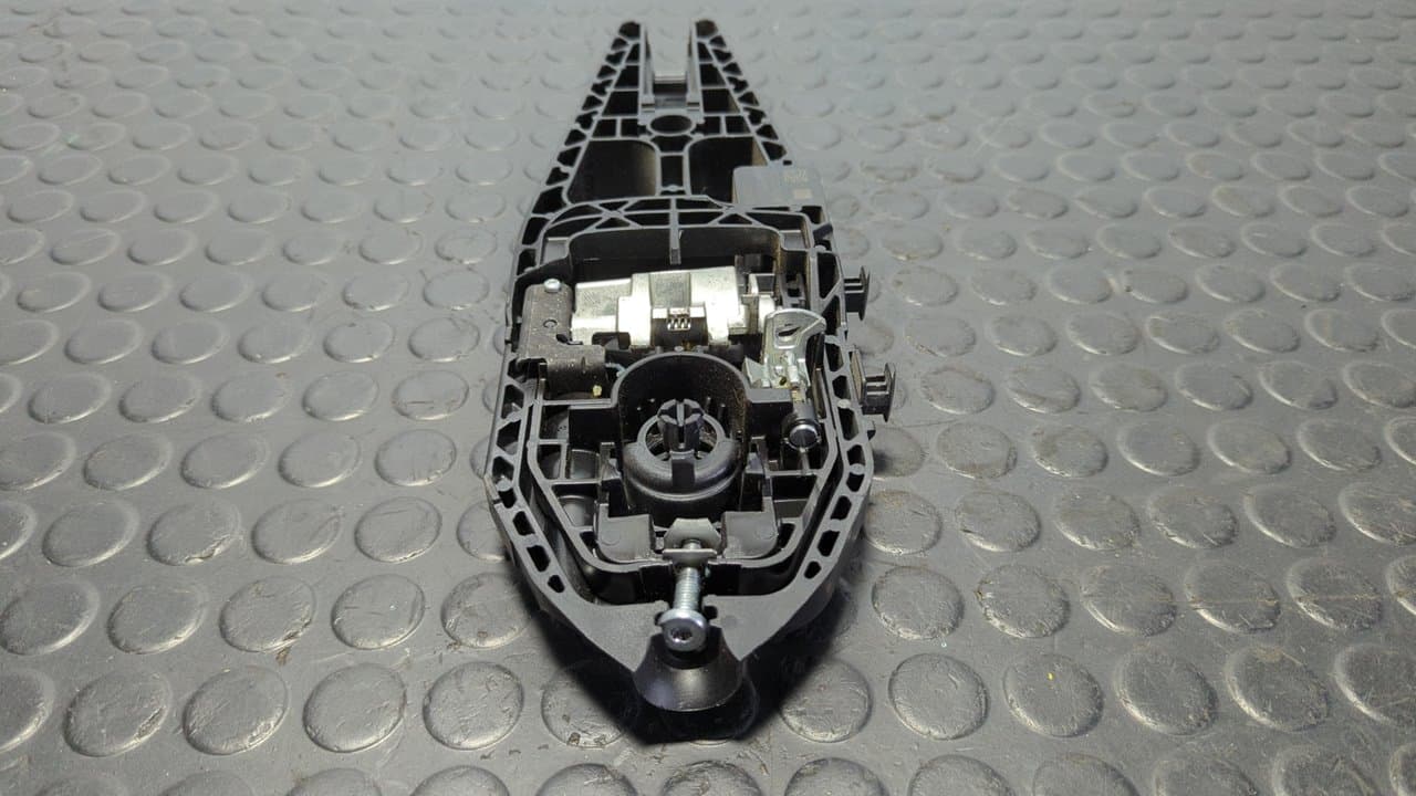 Recambio de SOPORTE MANETA TRASERA IZQUIERDA para FORD MONDEO LIM. ST-Line UACC referencia OEM IAM ES73F224N03BE - NEGRO 3