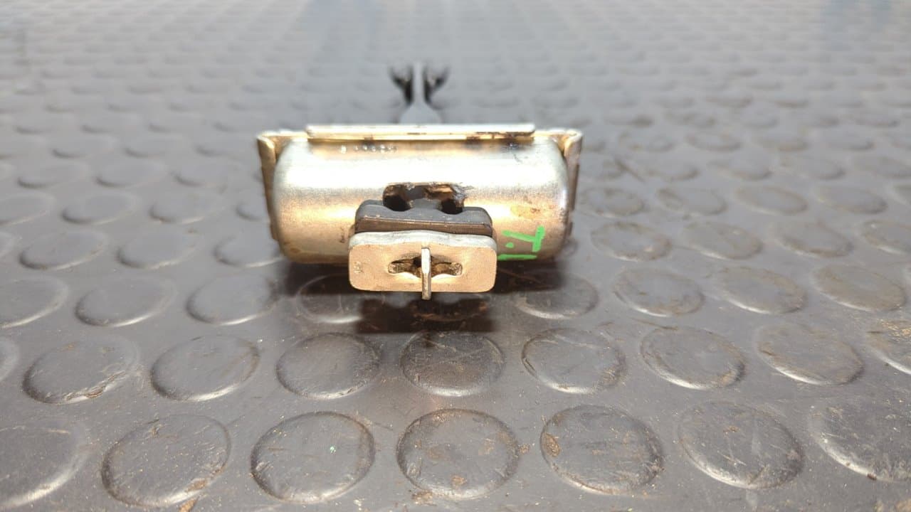 Recambio de RETENEDOR PUERTA DERECHA para FORD MONDEO LIM. ST-Line UACC referencia OEM IAM DS73F27200AE - NEGRO 2