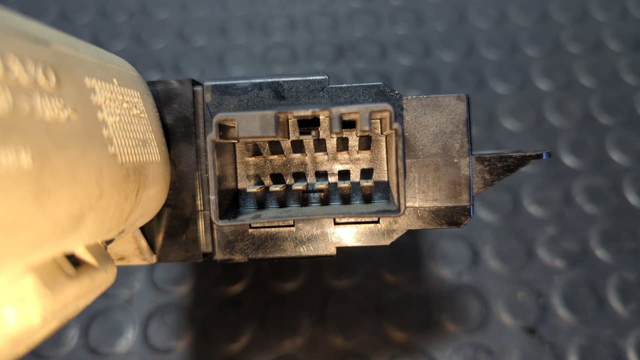 Recambio de MANDO ELEVALUNAS DELANTERO IZQUIERDO para VOLVO S80 BERLINA 2.0 Turbo CAT referencia OEM IAM 8682949 - GRIS 3