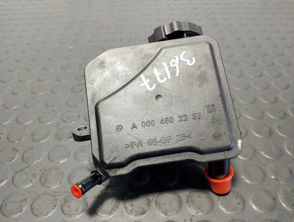 Recambio de DEPOSITO SERVO para MERCEDES-BENZ CLASE M (W164) 280 / 300 CDI (164.120) OM642940 referencia OEM IAM A0004602283 - NEGRO