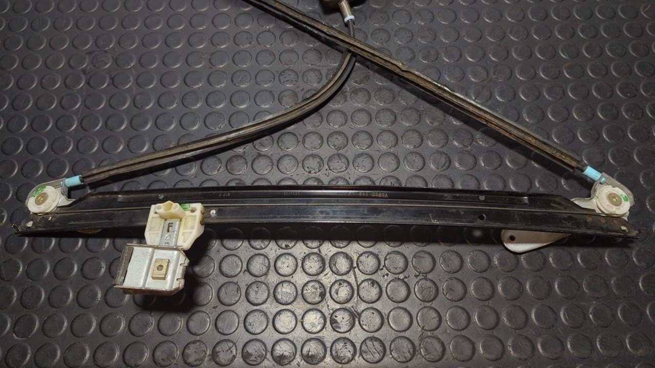 Recambio de ELEVALUNAS DELANTERO DERECHO para CHRYSLER VOYAGER (RG) referencia OEM IAM CA0532 5