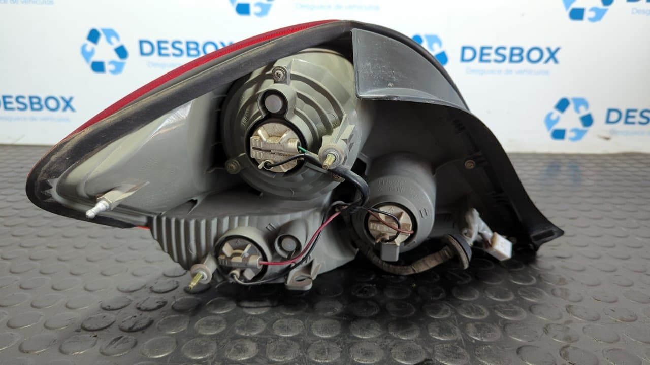 Recambio de PILOTO TRASERO DERECHO para HYUNDAI COUPE (GK) 2.7 FX Full G6BAG referencia OEM IAM 924022CXXX - BLANCO 4