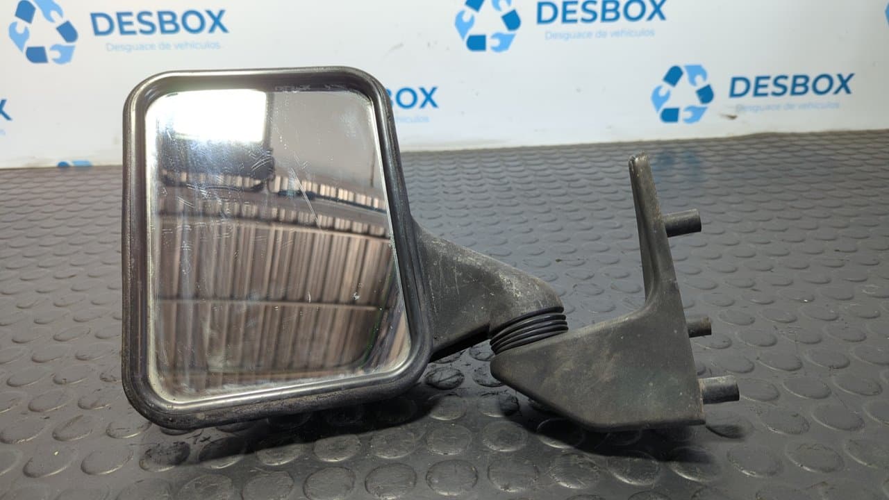 Recambio de RETROVISOR IZQUIERDO para MERCEDES-BENZ MB 100 D CAJA CERRADA / COMBI Caja cerrada  (BM 631.332/342) 616963 referencia OEM IAM 39700 - BLANCO