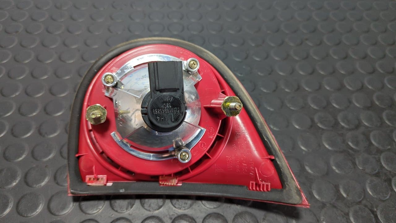Recambio de PILOTO PORTON IZQUIERDO para VOLKSWAGEN GOLF V BERLINA (1K1) Sportline BKD referencia OEM IAM 1K6945093E - NEGRO 3