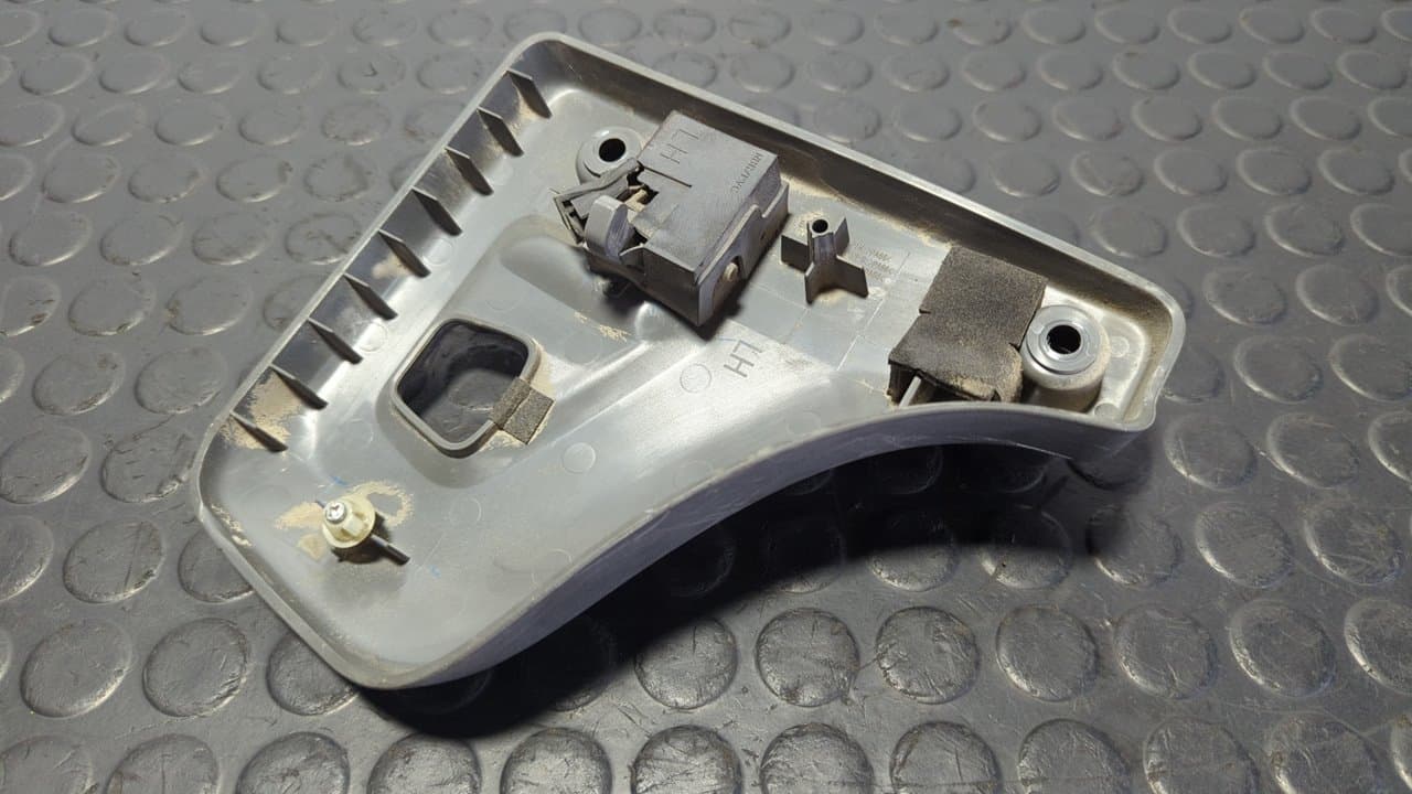 Recambio de MANETA INTERIOR TRASERA IZQUIERDA para NISSAN NV 200 (M20) Kasten Comfort K9K - BLANCO 2