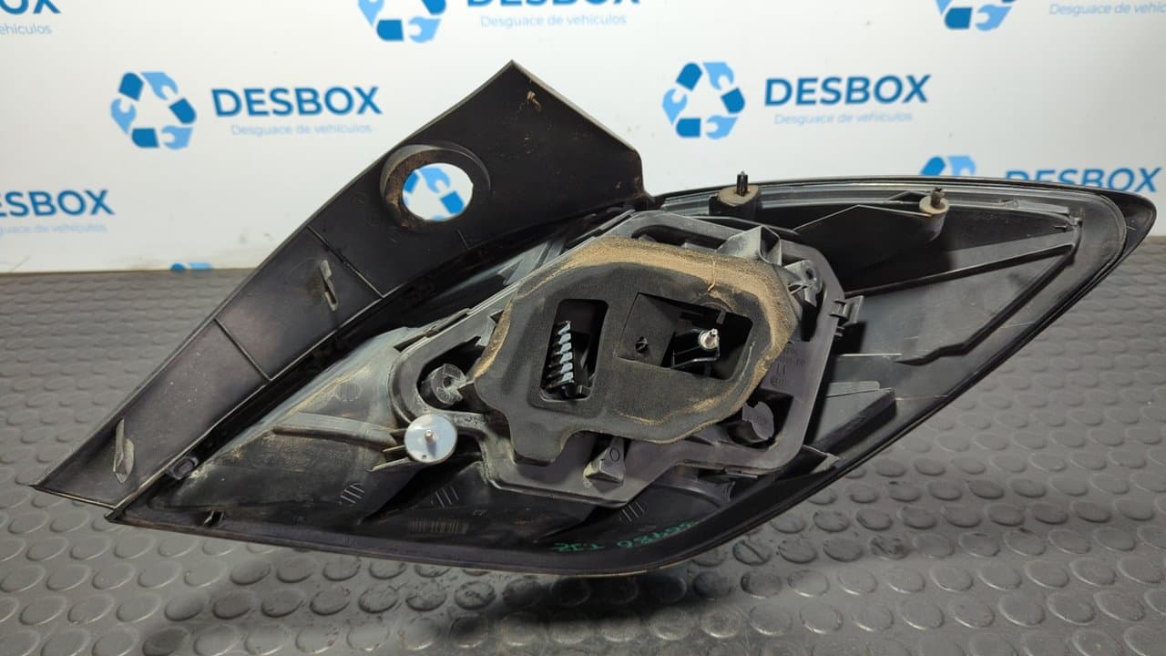 Recambio de PILOTO TRASERO IZQUIERDO para OPEL ASTRA GTC Sport Z19DT - NEGRO 4