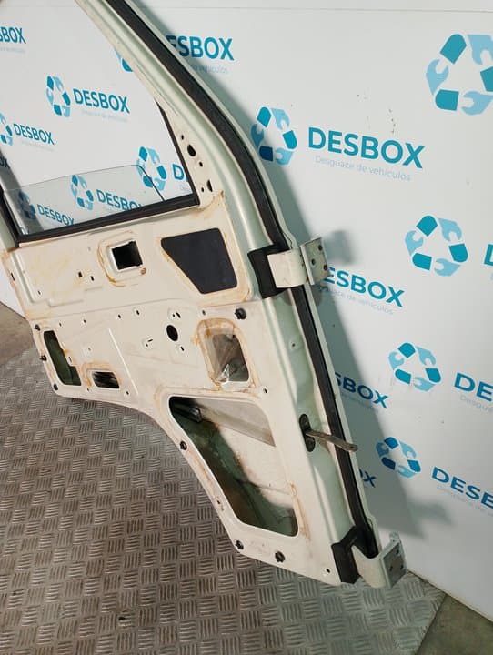 Recambio de PUERTA DELANTERA IZQUIERDA para MERCEDES-BENZ MB 120 5