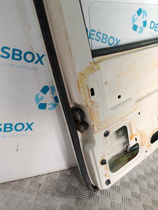 Recambio de PUERTA DELANTERA IZQUIERDA para MERCEDES-BENZ MB 120 2
