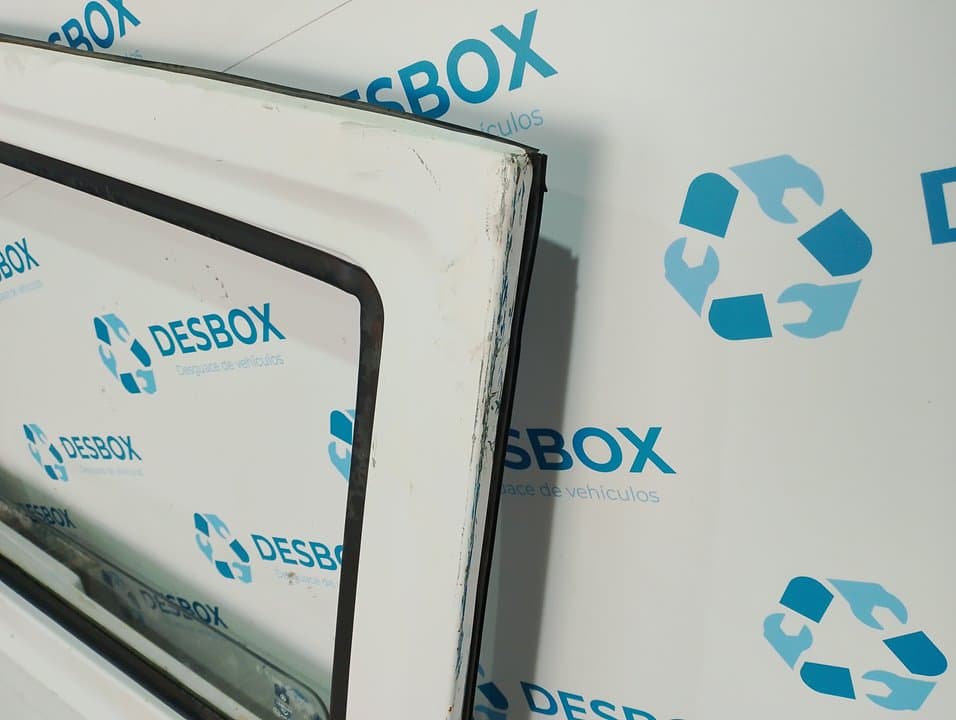 Recambio de PUERTA DELANTERA IZQUIERDA para MERCEDES-BENZ MB 100 4