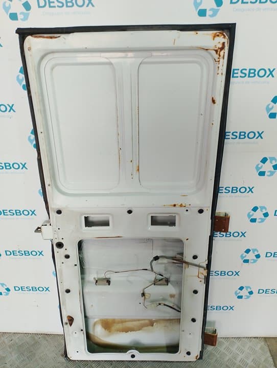 Recambio de PORTON TRASERO IZQUIERDO para MERCEDES-BENZ MB 100 2